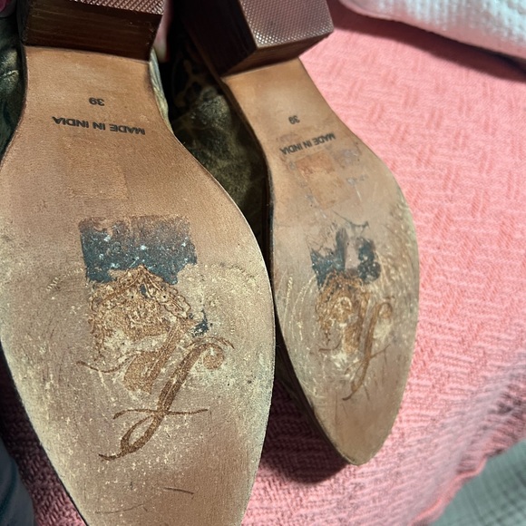 Stylish Animal Print Suede FREE PEOPLE Ankle Boots - Picture 5 of 7